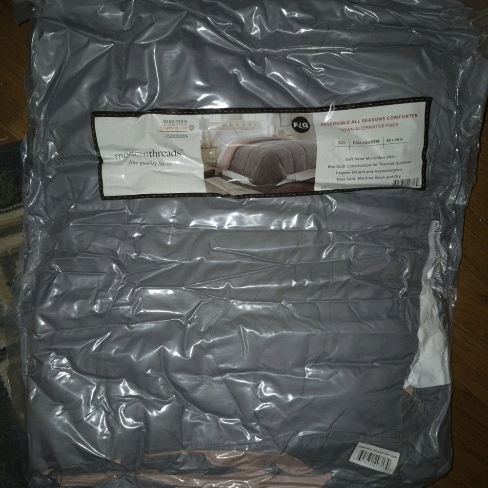 Modern Threads Gray Comforter Set
